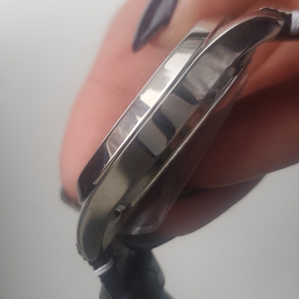 Unisex Gucci watch Good condition - Picture 12 of 17